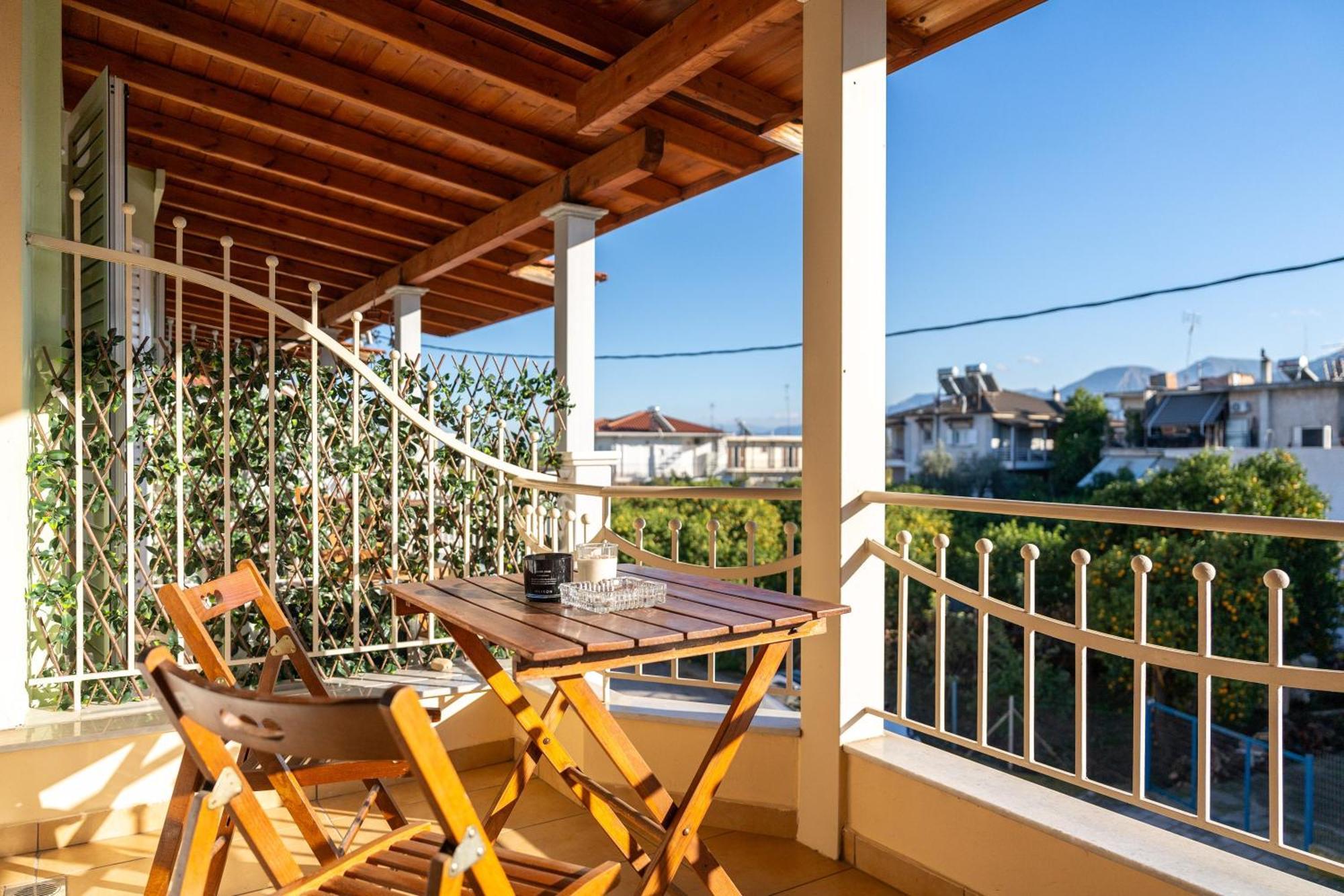 Eagle'S Nest City Apartments Egio Exterior foto
